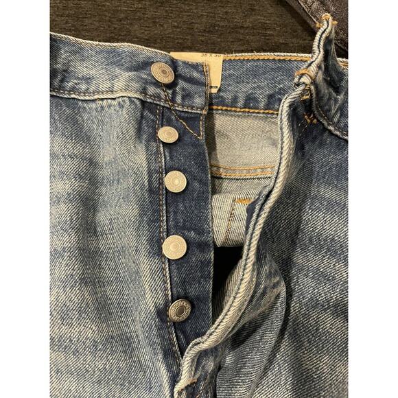 Levi's Men’s Original 501 Button Fly Straight Denim Jeans 36x30 Light Medium $80 - Picture 4 of 4